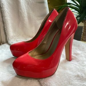 Guess glossy red heels